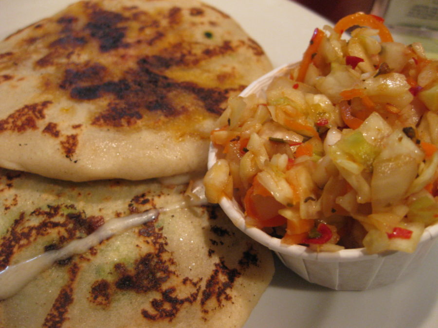 Bajar de peso con pupusas y horchata, ¿es posible? 